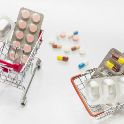 UK: nel quinquennio 2016-2021 quadruplicati i volumi delle farmacie online