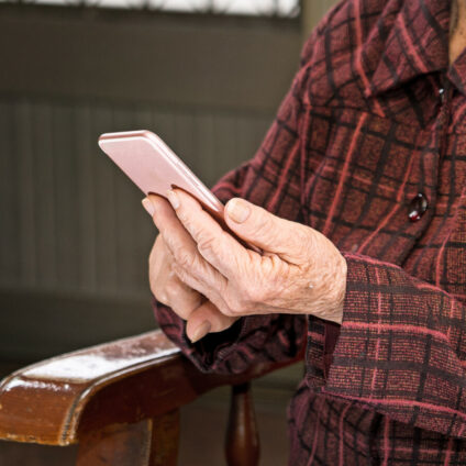 Over 60 sempre più digital: in crescita gli acquisti online di farmaci